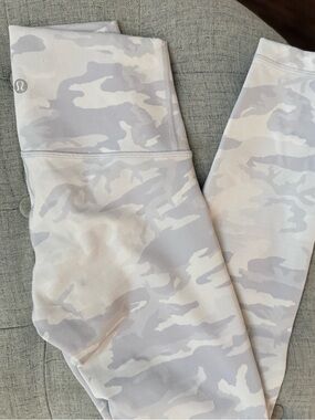 Lululemon White Camo Wunder Under Leggings High Waist 25" Gray EUC Cute Trendy